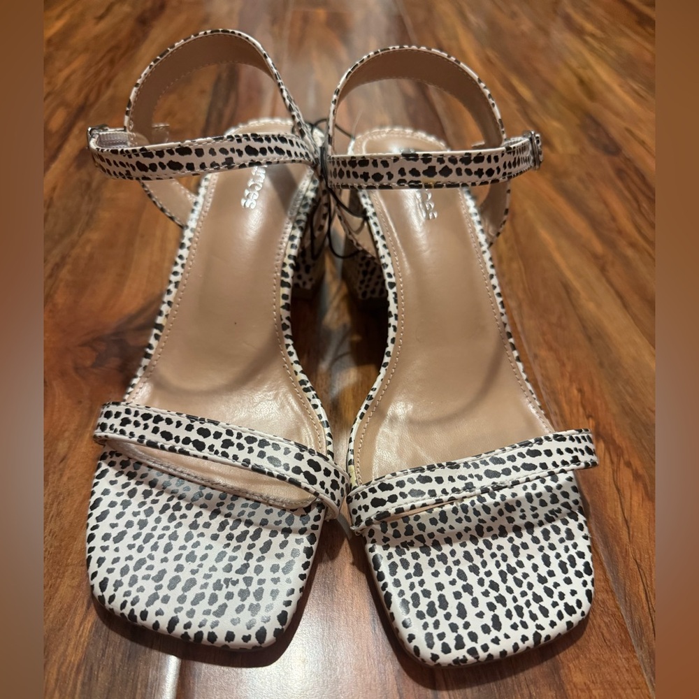 Maurices Black and White Sandals